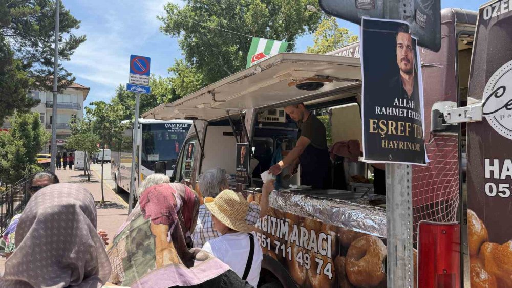 Eşref Tek Öldü: Kurgu Karakter İçin Lokma Döktürdüler