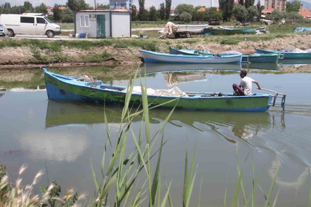Yasak bitti, balıkçılar Beyşehir Gölü'ne açıldı