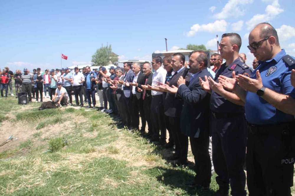 Yasak bitti, balıkçılar Beyşehir Gölü'ne açıldı