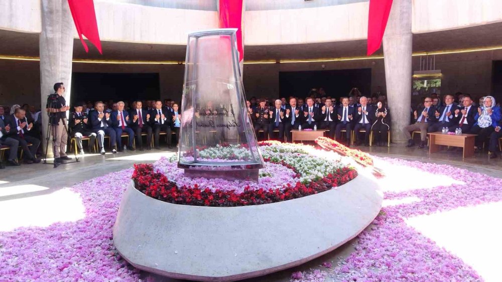 Demirel 11. Yılında Anıldı: Isparta Halkının Katılımı Az Kaldı
