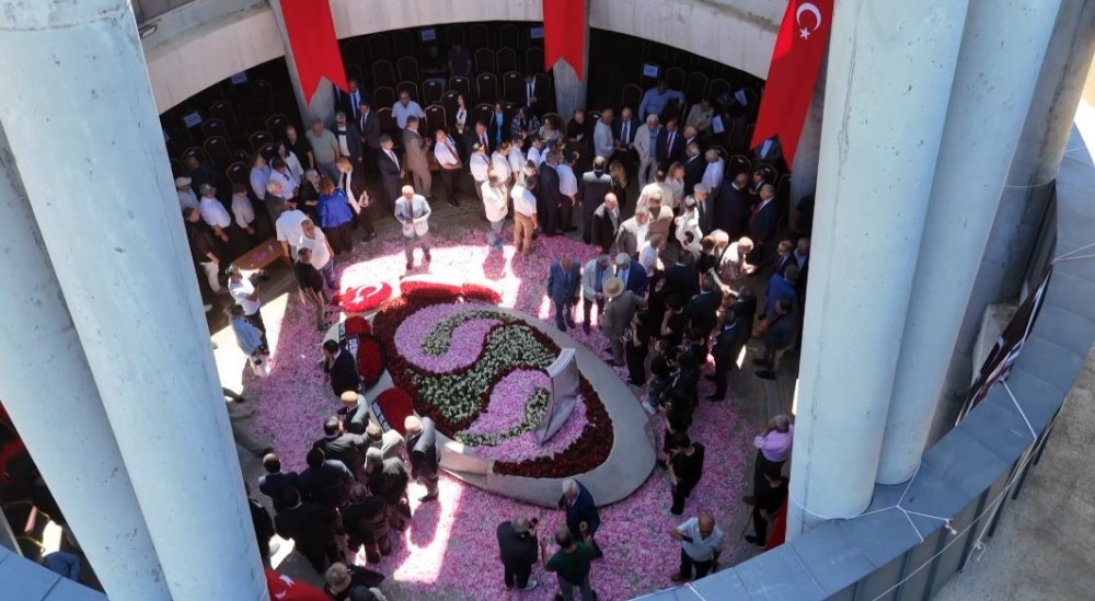 Demirel 11. Yılında Anıldı: Isparta Halkının Katılımı Az Kaldı