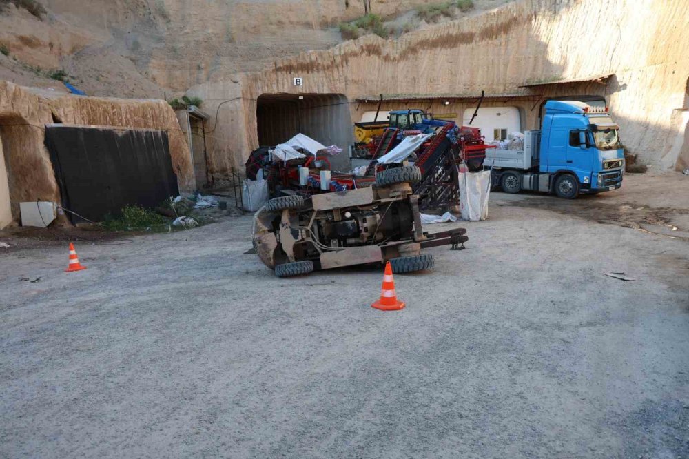 Devrilen forkliftin altında kalan genç hayatını kaybetti