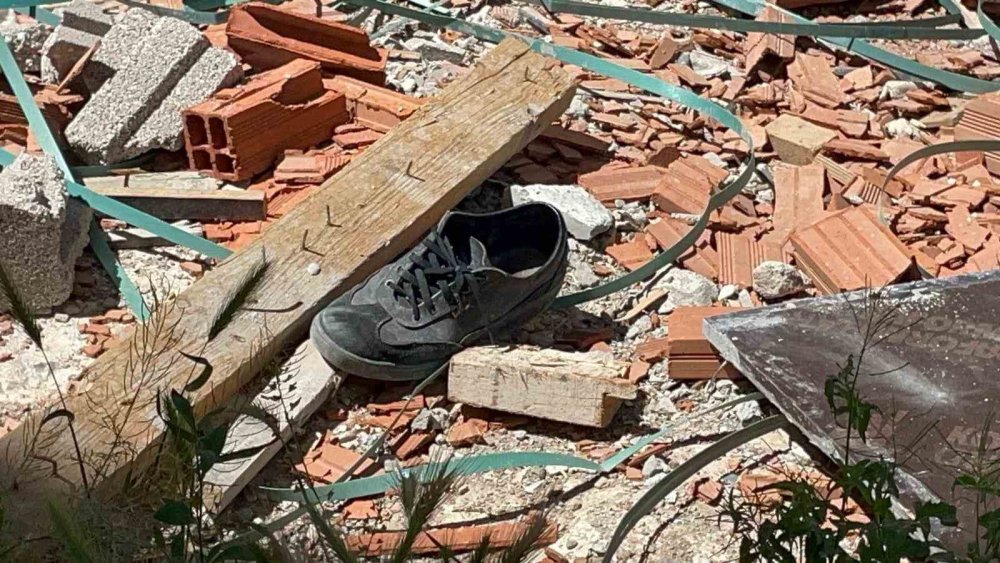 Karaman’da üçüncü kattan düşen kalıp ustası ağır yaralandı