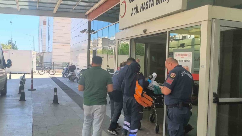 Araçta Mahsur Kalan Çocuk Yoğun Bakıma Alındı