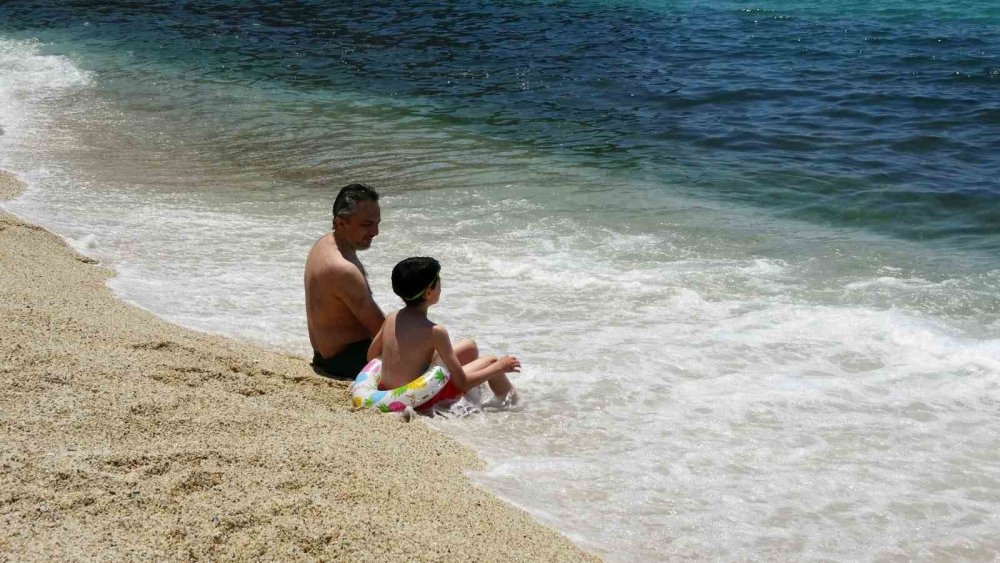 Alanya hareketlendi! Termometreler 31 dereceyi gösterdi