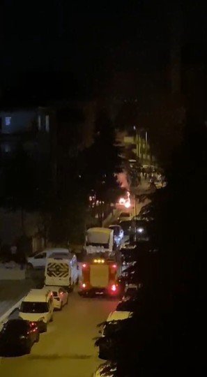 Ankara'da yangın paniği! Keçiören'de minibüs ve daire zarar gördü