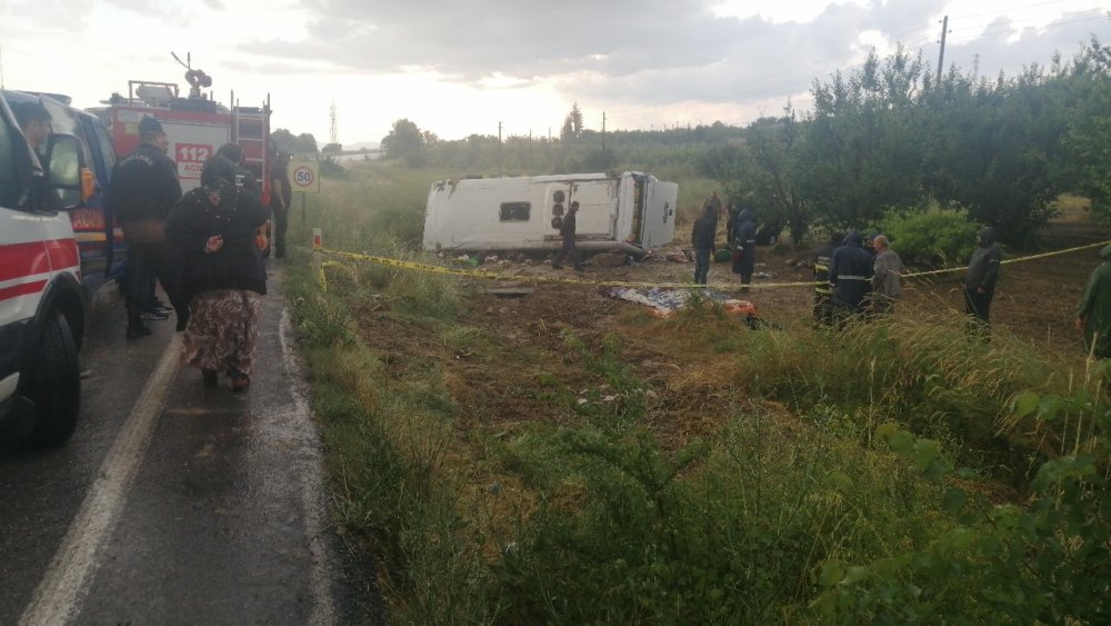 Isparta'da Midibüs Faciası: 5 Kadın Hayatını Kaybetti