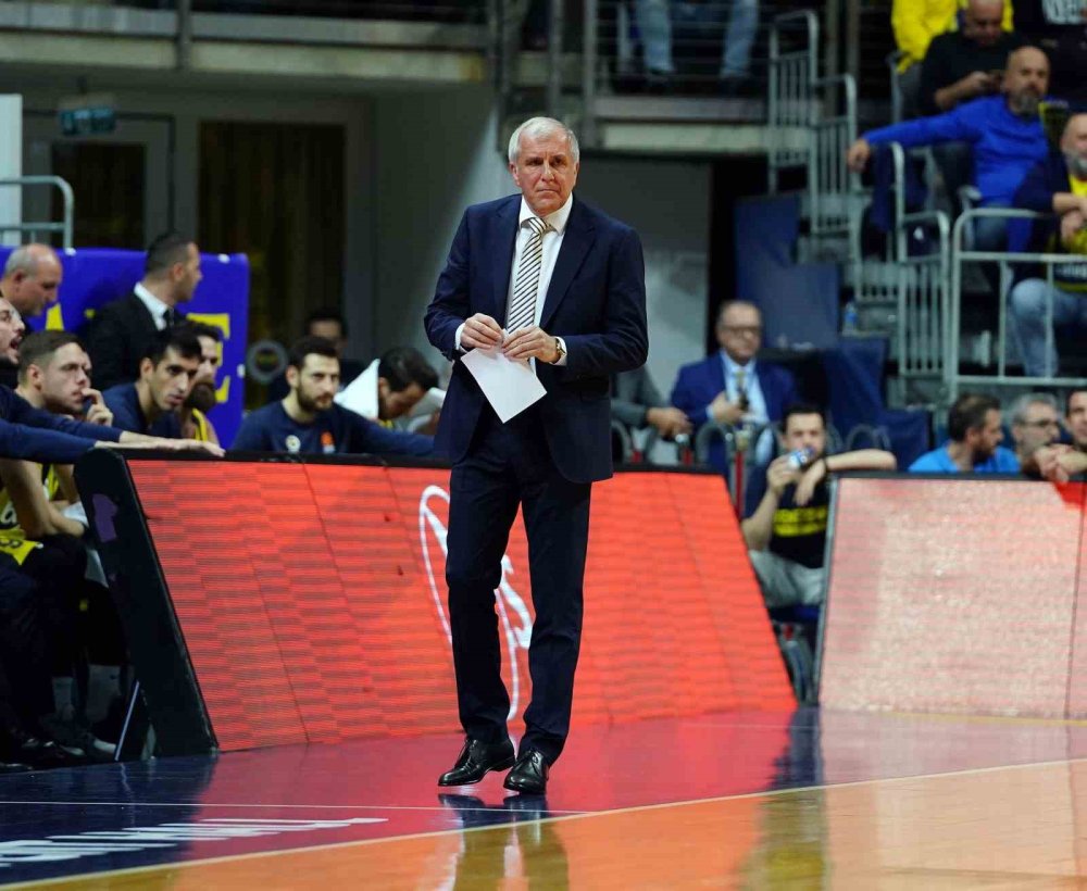 Zirve için Yunanistan'da! Obradovic anlaşmayı imzalıyor