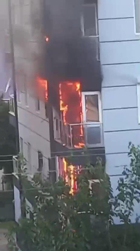 1 ay önce taşındıkları daire yangında küle döndü