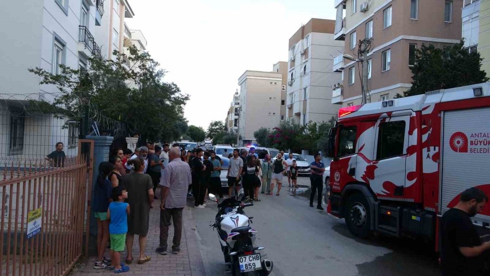 1 ay önce taşındıkları daire yangında küle döndü