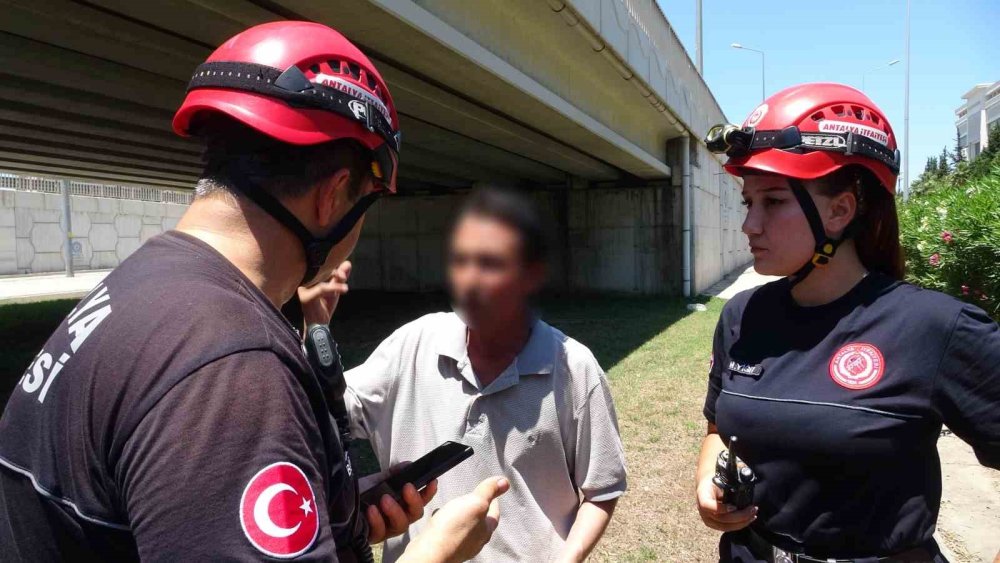 Antalya'da İnanılmaz İhbar: Ekipler Olay Yerinde Anne Babayı Aradı
