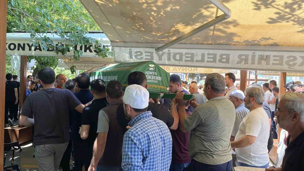 Isparta’daki kazada hayatını kaybedenlerden 2 isim Konya'da toprağa verildi