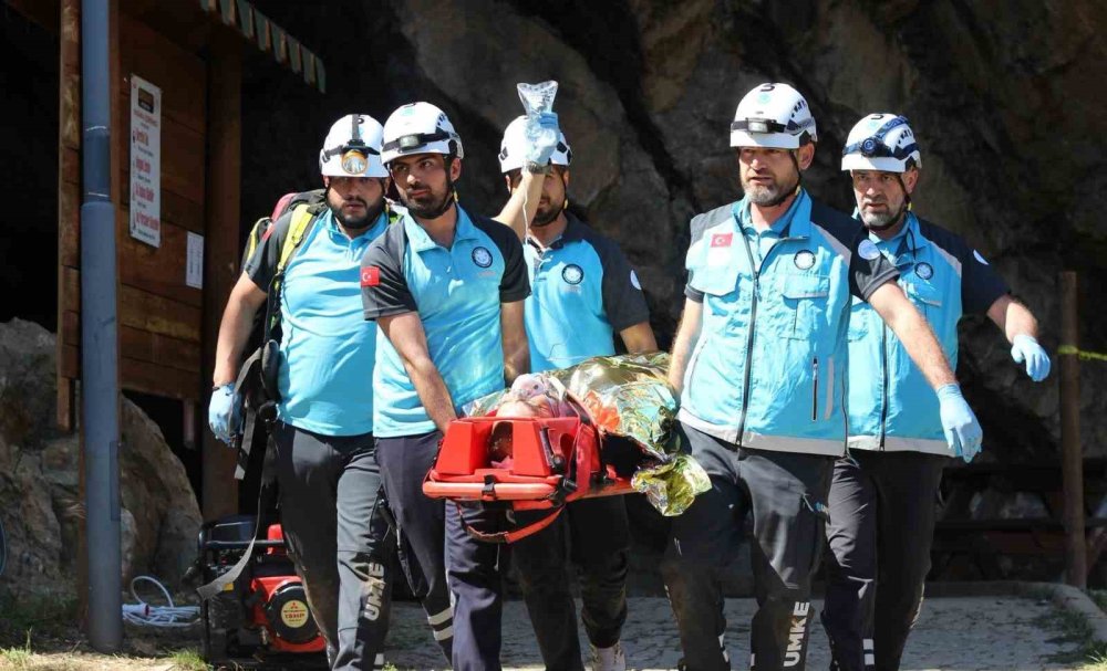 Konya UMKE'den Balatini Mağarası'nda Kurtarma Operasyonu