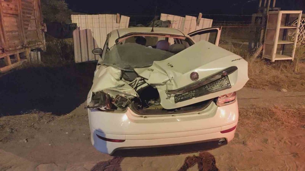 Kamyonla çarpışan otomobilin sürücüsü yaralandı