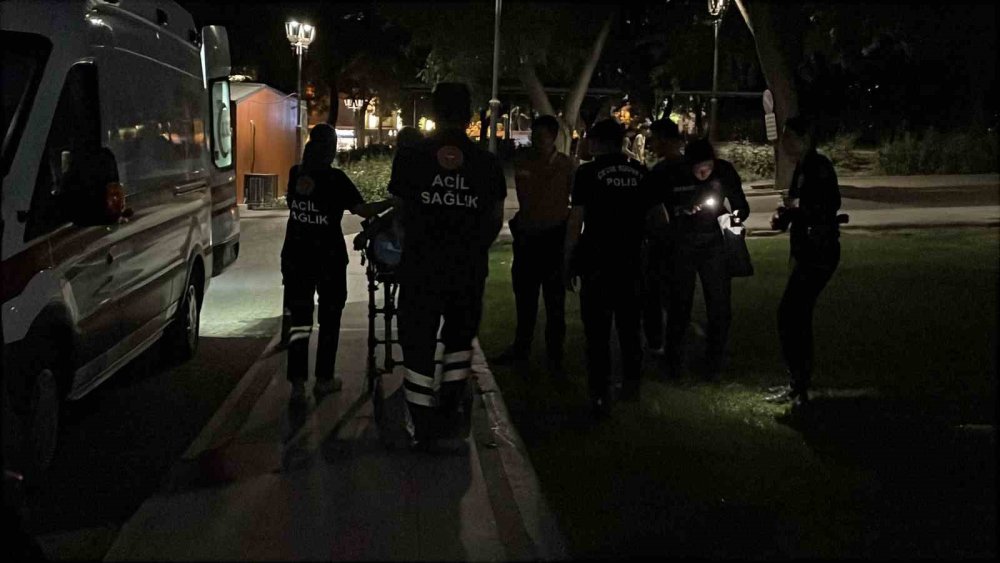 17 Yaşındaki Genç Kız Parkta Baygın Bulundu