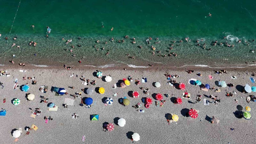Antalya’da Kavurucu Sıcak: Termometreler 41 Dereceyi Gördü