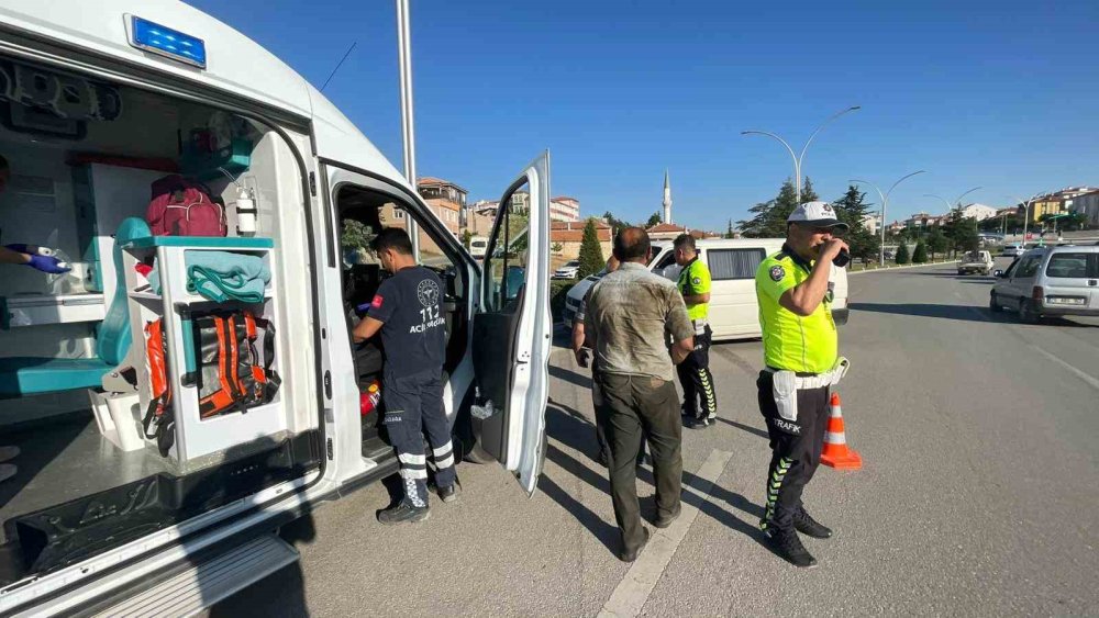 Kaza Yapan 81 Yaşındaki Sürücü Herkesi Şaşırttı