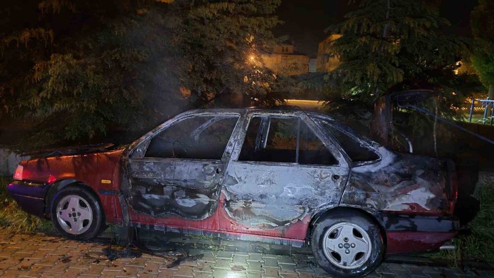 Sürücülerin Korkulu Rüyası: Yazın Araç Yangınlarına Dikkat
