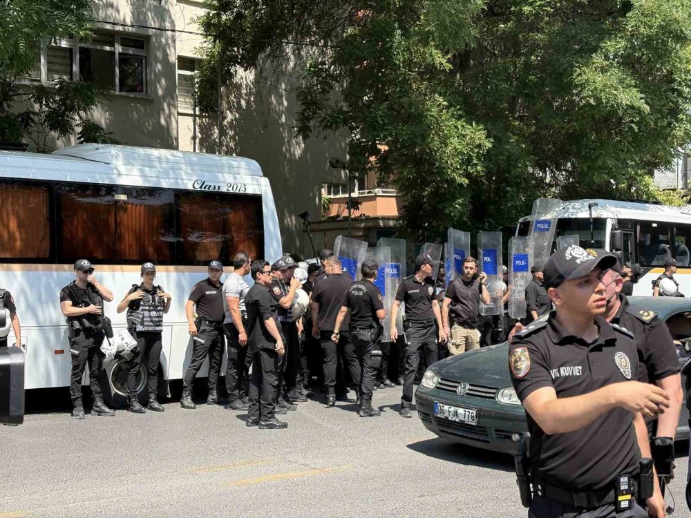 AntiNATO'cular Gözaltında