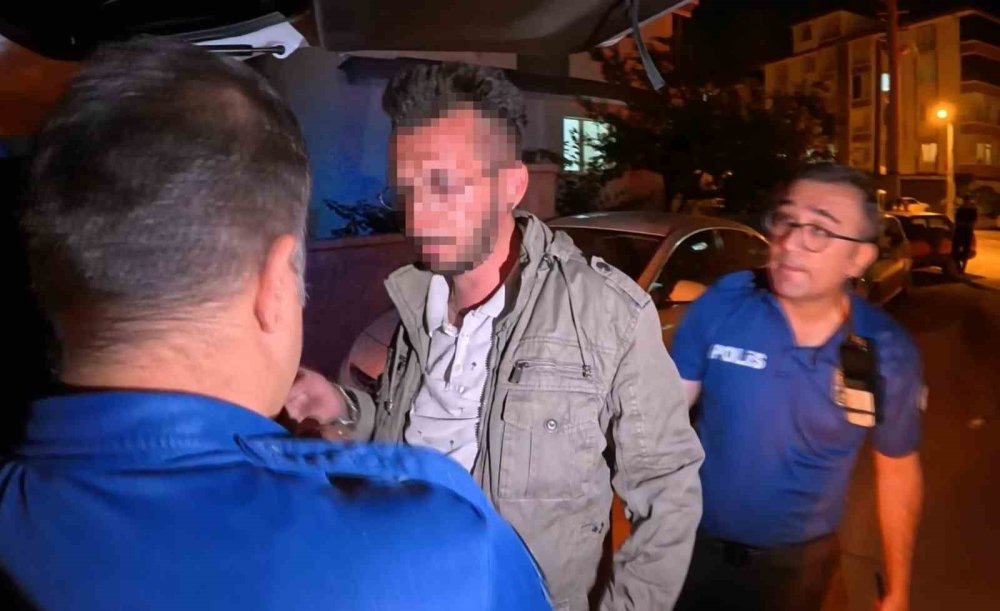 Evinin önüne park edilmesine kızdı: Kamyoneti yakmaya çalışırken yakalandı