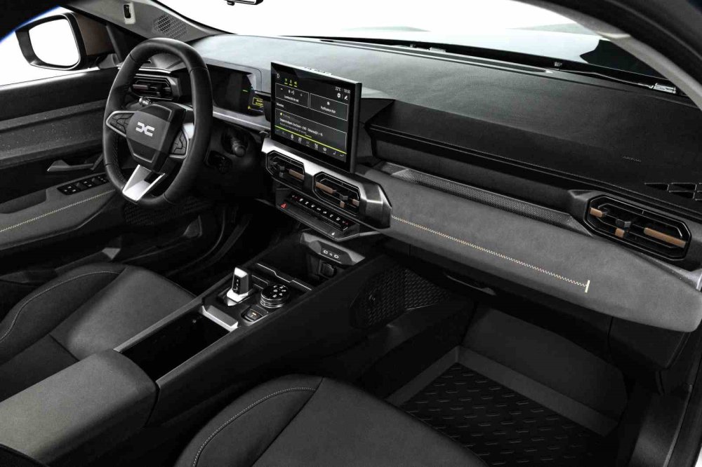 Oyak Renault’dan 400 Milyon Euro’luk Dev Yatırım: Dacia Striker Tanıtıldı