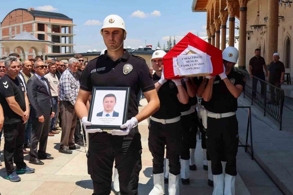 Afyonkarahisar Yasta: Ödüllü Polis Memuru Cem Akın Son Yolculuğuna Uğurlandı