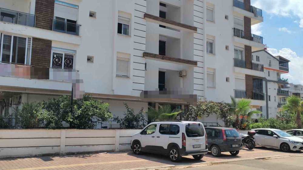 Antalya’da Yol Verme Tartışması Kanlı Bitti: Sürücü Dehşet Saçtı!