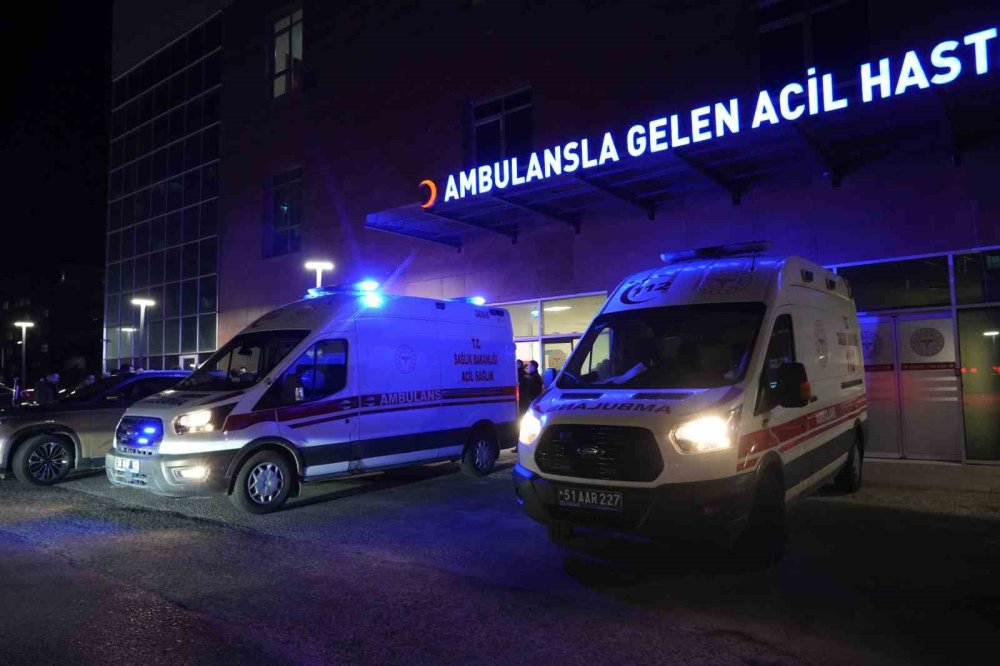 Husumetlisini vurdu, kaçarken tır çarptı