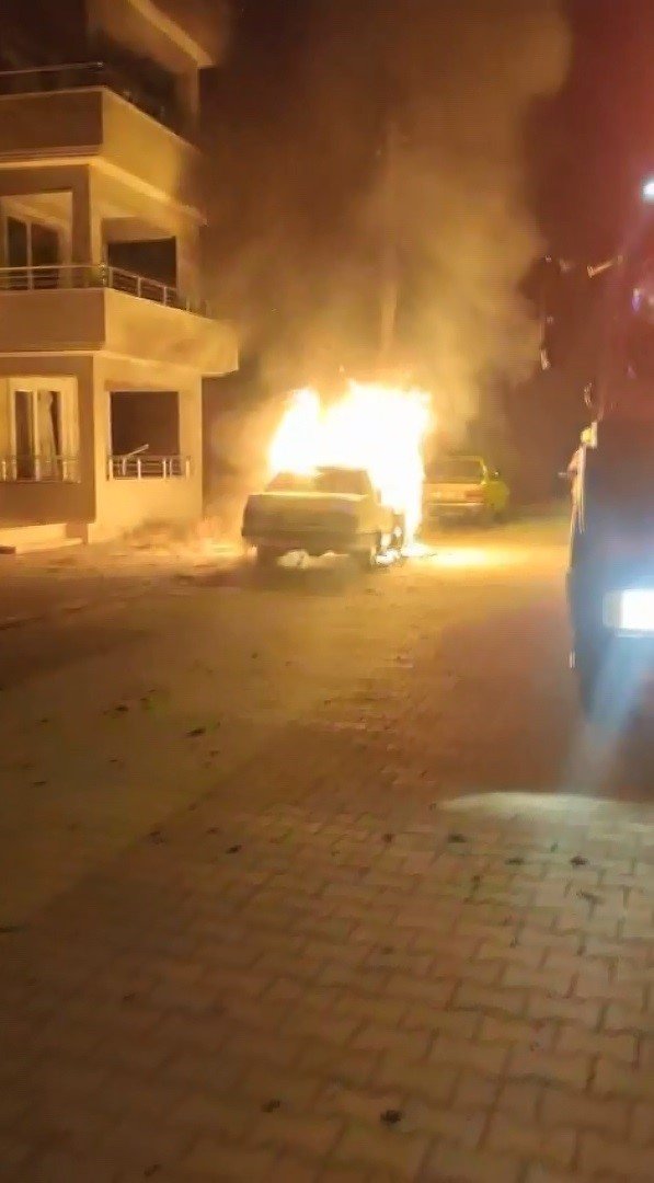 İznik’te Gece Yarısı Kundaklama: Otomobil Alevlere Teslim Oldu