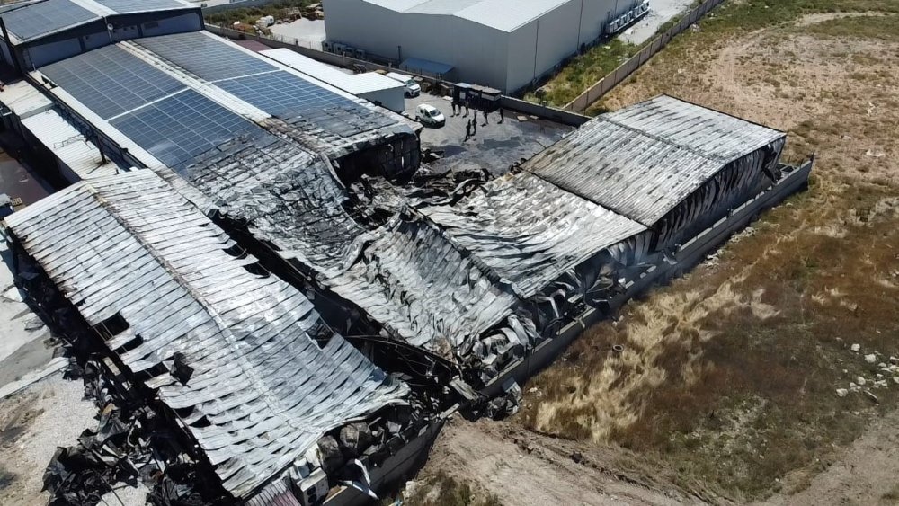 Afyonkarahisar'da Büyük Yangın: Sucuk Fabrikası Kül Oldu
