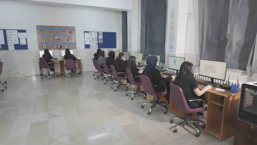 Eğitimle Üretim Birleşti: Niğde’de Öğrenciler Mezun Olmadan İş Hayatına Atılıyor