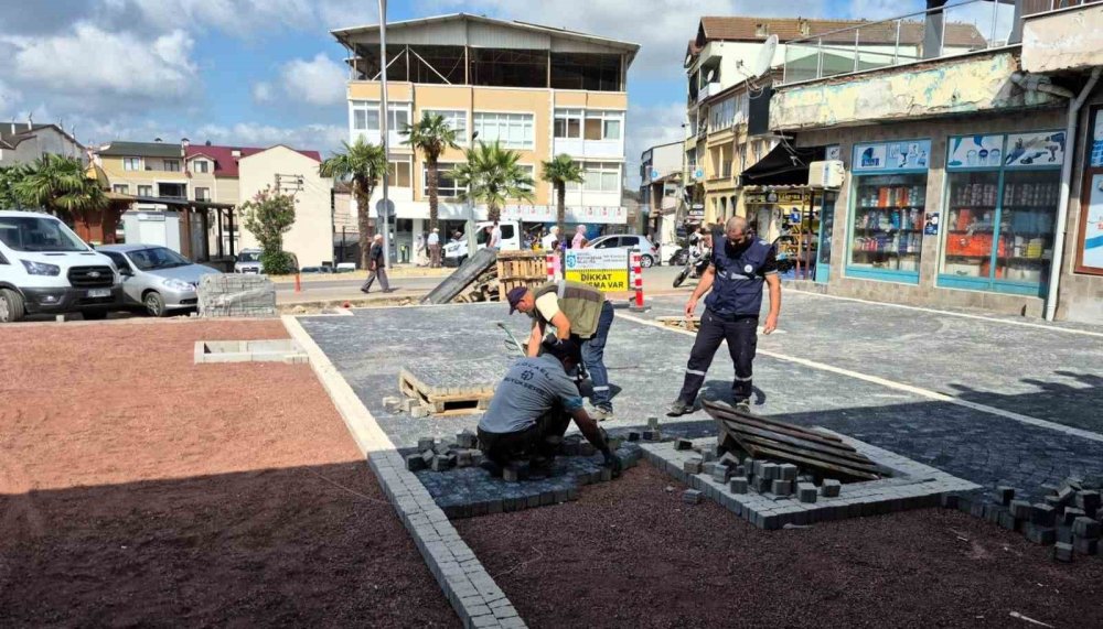 Kandıra’nın yeni meydanı şekilleniyor