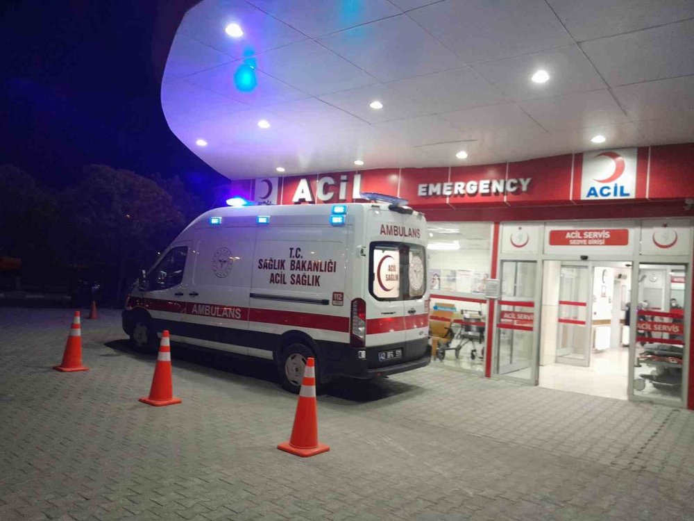 Konya Caddesi'nde motosiklet ile otomobil çarpıştı