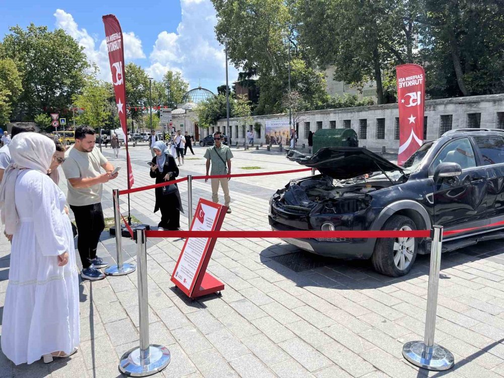 15 Temmuz’da tankın ezdiği araç Üsküdar’da sergileniyor