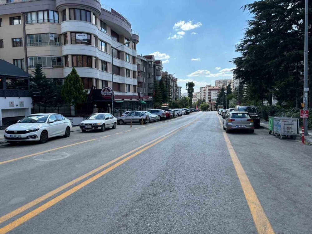 Aracının kontrolünü kaybeden sürücü terör estirdi