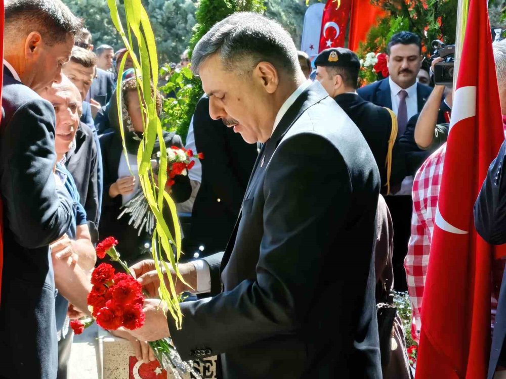 Bakan Çiftçi 15 Temmuz Şehitliği’ndeki anma programına katıldı