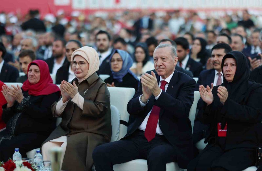 Erdoğan'dan FETÖ ile Mücadele Mesajı: Kökünü Kurutana Dek Devam