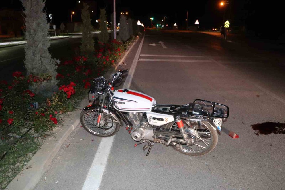 Otomobile Çarpan Motorcu Ağır Yaralandı: Konya'ya Sevk Edildi