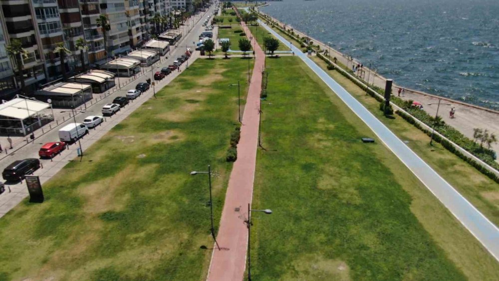 İzmir Kordon pandemi günlerine döndü! Kimse yok