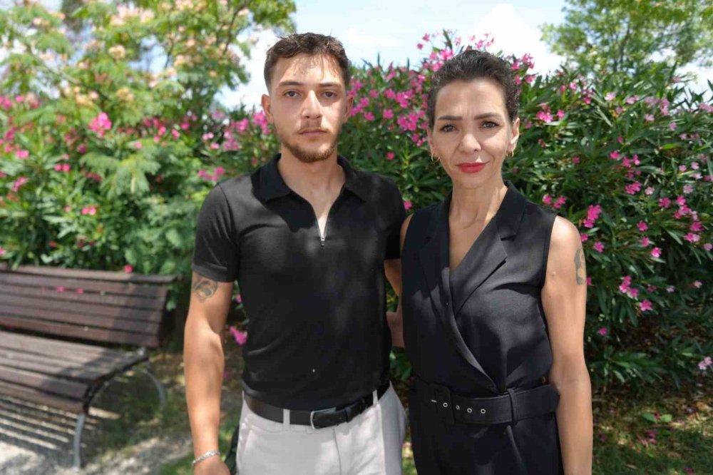 İzmit'teki Kafe Magandalarının İlk Duruşması Görüldü: "Öldürmeye Teşebbüsten Yargılanmalılar"