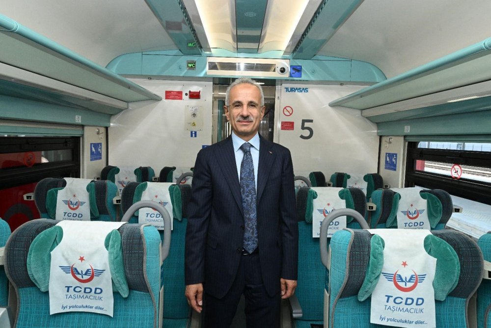 Milli Elektrikli Tren Raylara İniyor