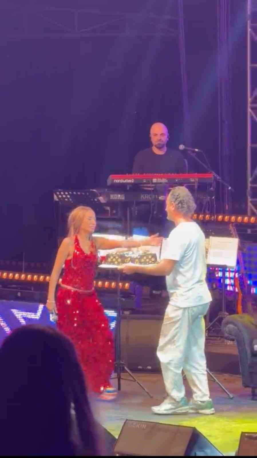 Yıldız Tilbe yine formunda