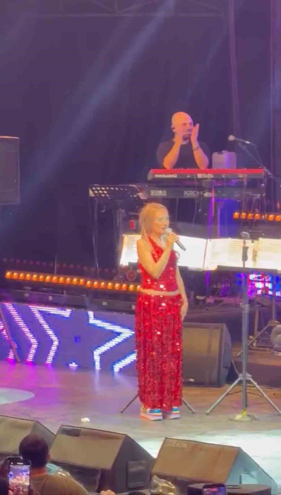 Yıldız Tilbe yine formunda