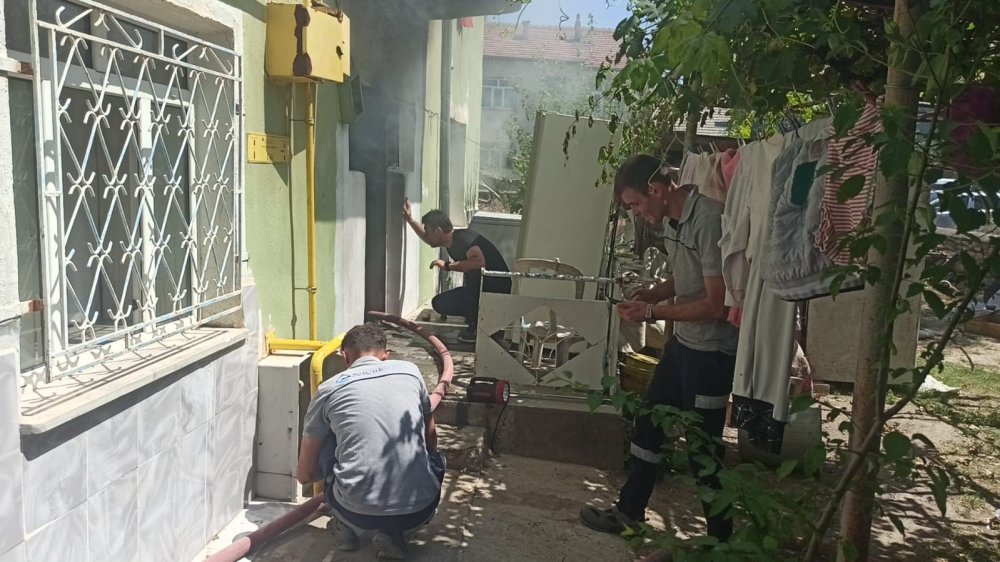 Konya'da facianın eşiğinden dönüldü: Çığlıkları duyan komşular koştu!