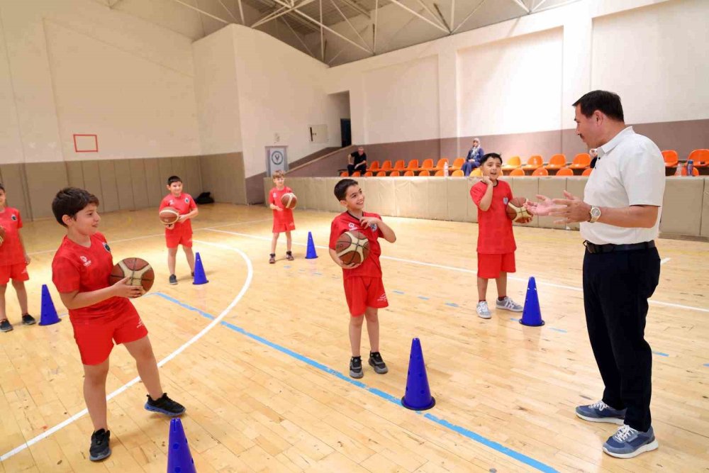 Karatay Yaz Spor Okulları'na Yoğun İlgi: 3 Bin 670 Çocuk Sporla Buluştu