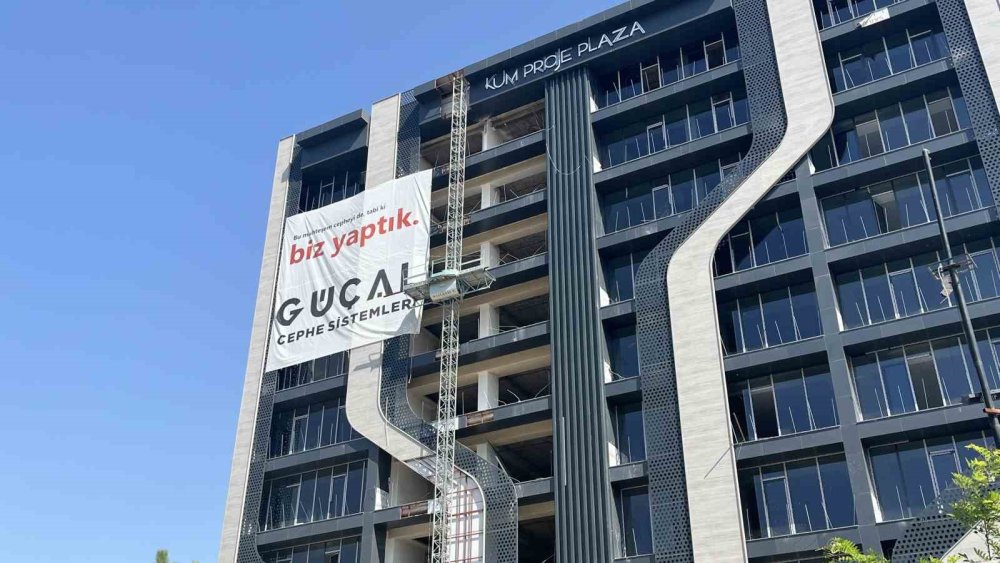 Selçuklu'da İnşaat Kazası: Dış Cephe Ustası Hayatını Kaybetti
