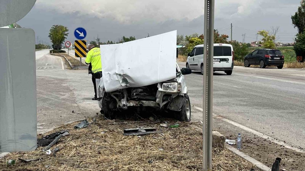 Konya'da kavşakta feci kaza! 1'i ağır 5 kişi hastanelik oldu