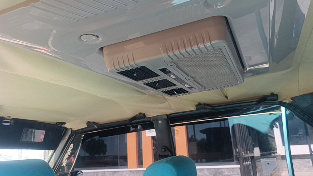 1988 Model Kartal'a Otobüs Kliması Taktırdı! Sıcaklara Karşı İlginç Çözüm