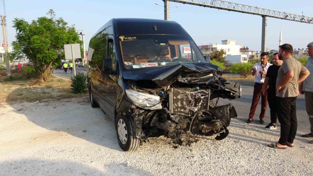 Antalya girişini kapatan kaza