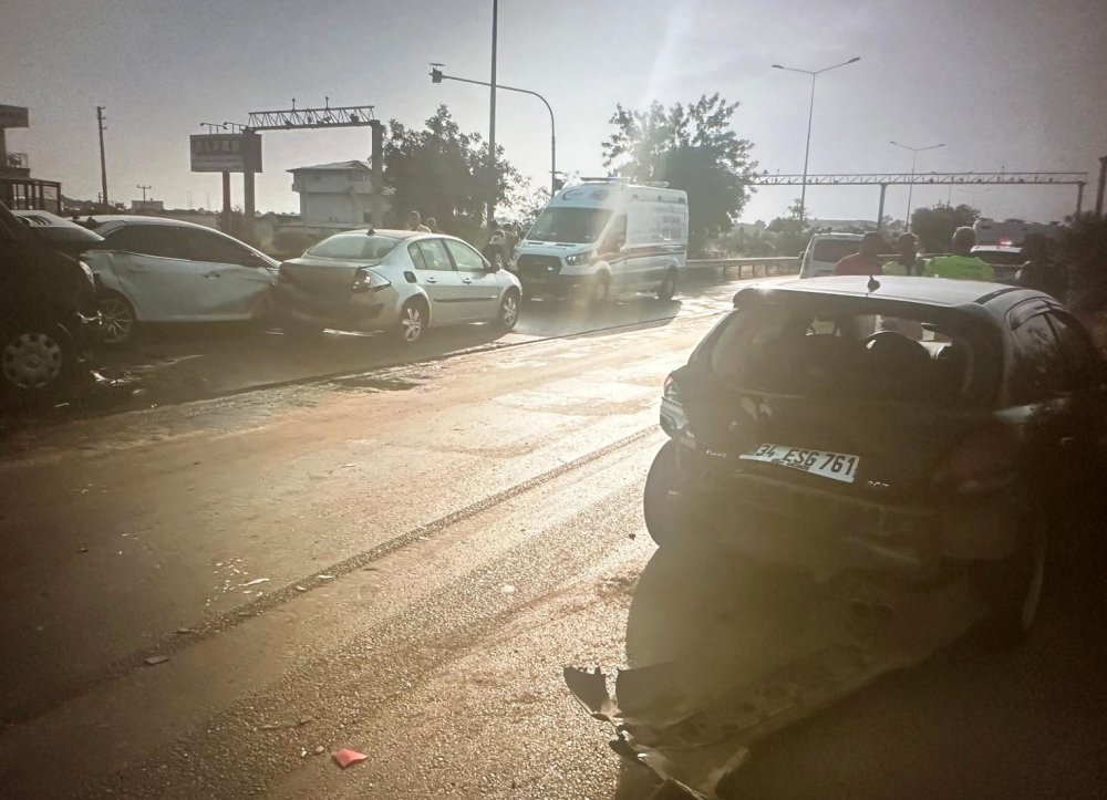 Antalya girişini kapatan kaza